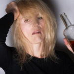 Женский алкоголизм — особенности и лечение